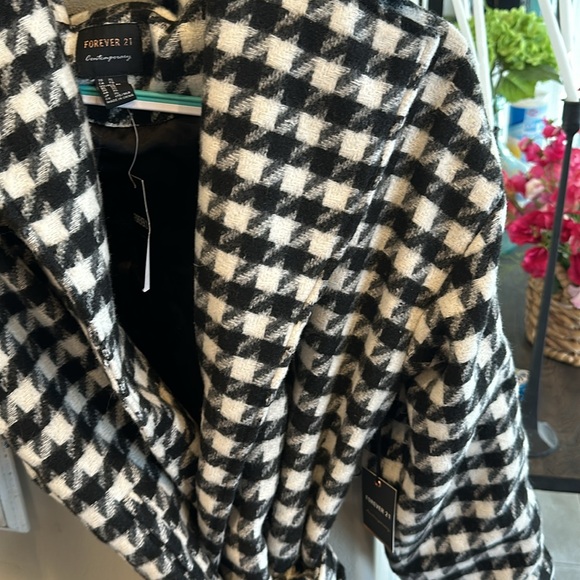 Forever 21 Houndstooth coat - Picture 2 of 10